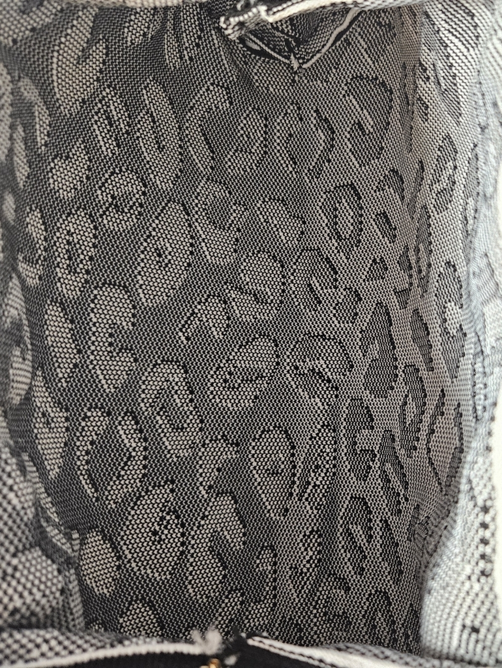 NEW Black & White Leopard Knit Hinge Closure Clutch - Picture 9 of 13